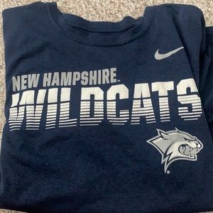 Nike UNH wildcats tshirt XXL used